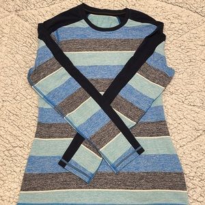 Lululemon Long Sleeve with thumb holes and small zipper pocket